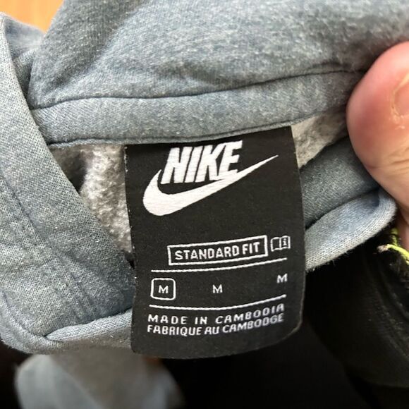 Boys Nike Club Fleece Hoodie Sweatshirt - Picture 2 of 6